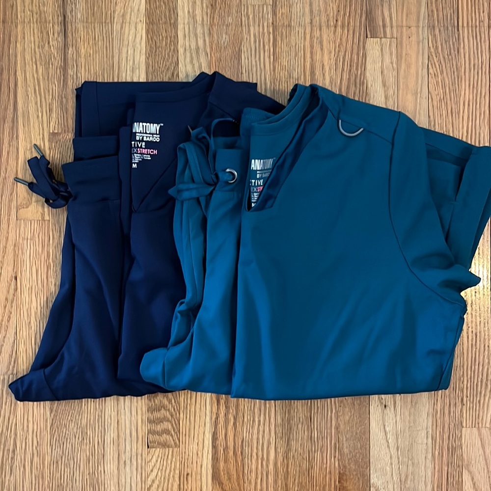 Grey’s Anatomy scrub tops and bottoms, size M, EUC